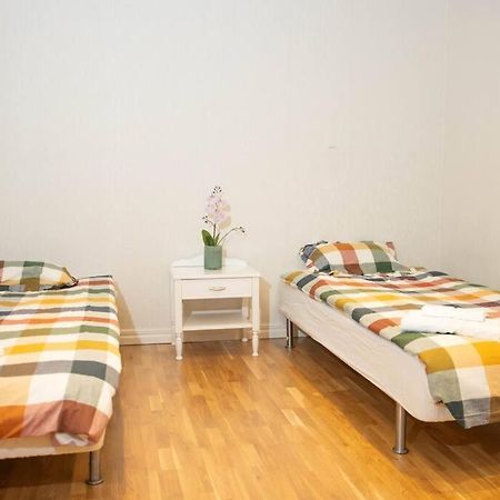 Historical Malt Factory Apartment, 6 Bedrooms, Sleeps 12 , Hot Tub ヘルシンボリ エクステリア 写真