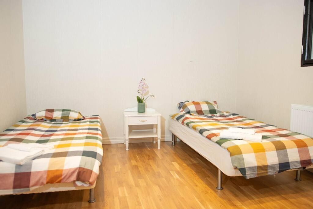 Historical Malt Factory Apartment, 6 Bedrooms, Sleeps 12 , Hot Tub ヘルシンボリ エクステリア 写真