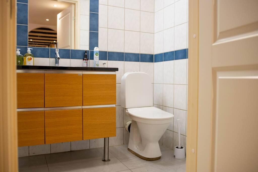 Historical Malt Factory Apartment, 6 Bedrooms, Sleeps 12 , Hot Tub ヘルシンボリ エクステリア 写真